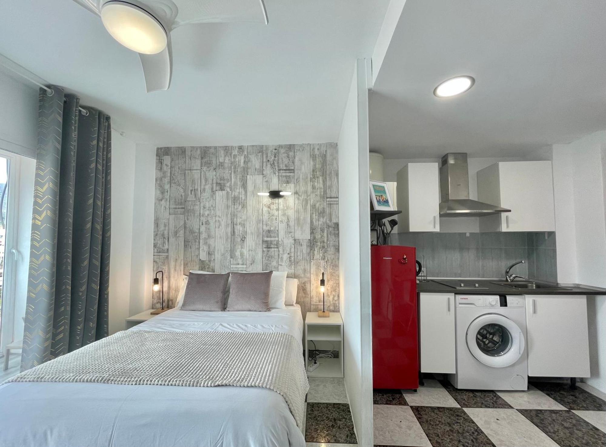 Lafrenchtouch - Coqueto Estudio Terraza Con Vistas Torremolinos Kültér fotó