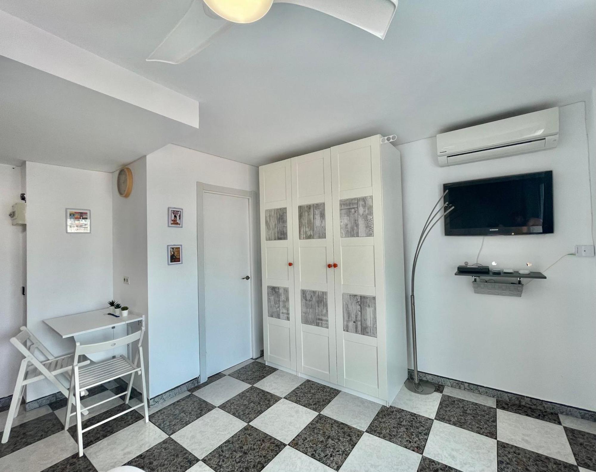 Lafrenchtouch - Coqueto Estudio Terraza Con Vistas Torremolinos Kültér fotó